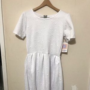NWT Large LulaRoe Solid White Amelia